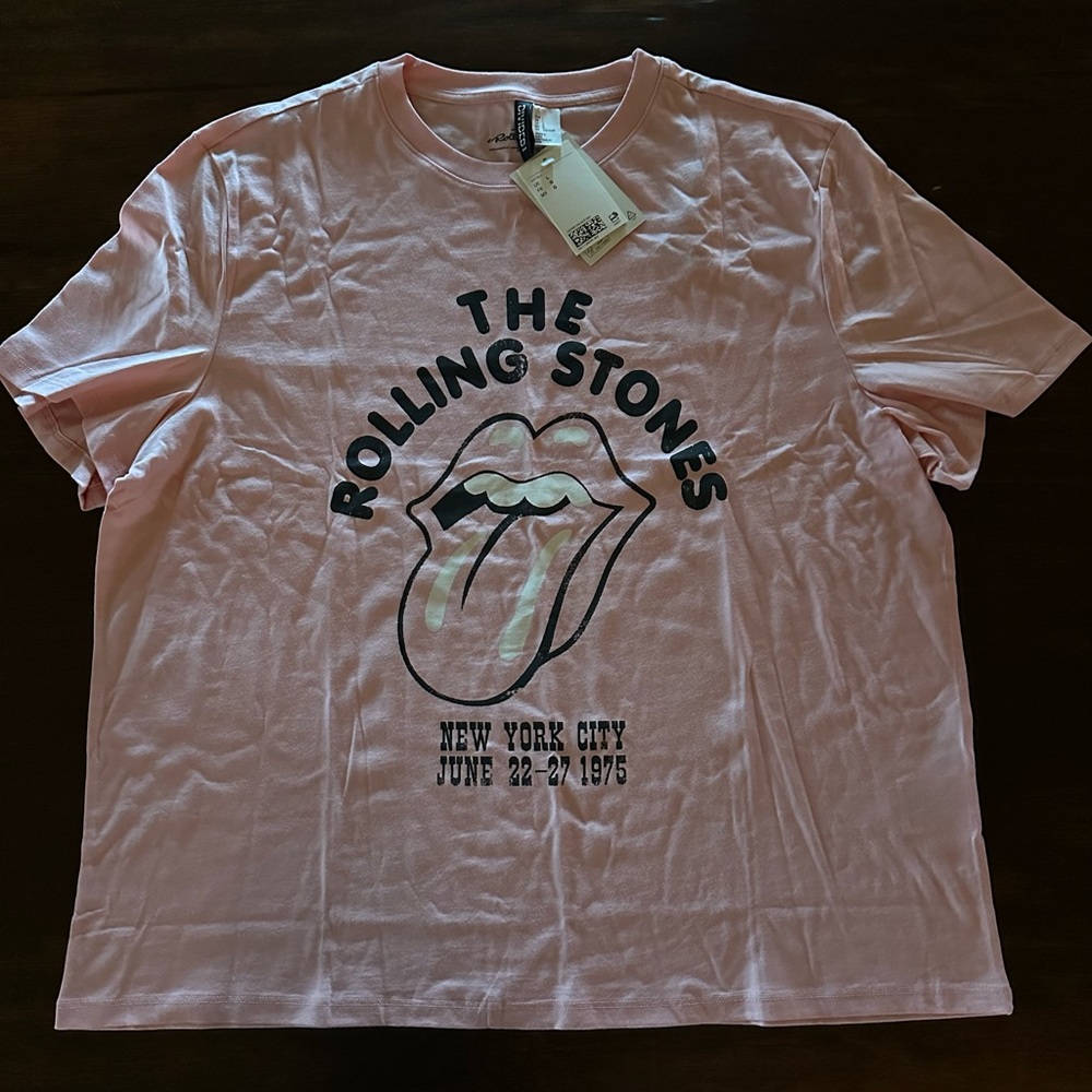 Pink Rolling Stones tshirt
